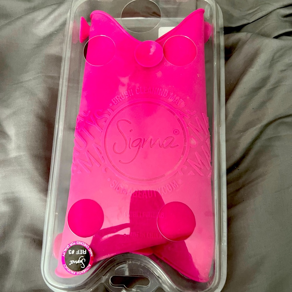 Never used sigma brush cleaning mat